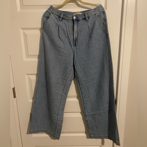 The Harlow Wide-Leg Jean: Airy Denim Edition - Picture 7 of 13